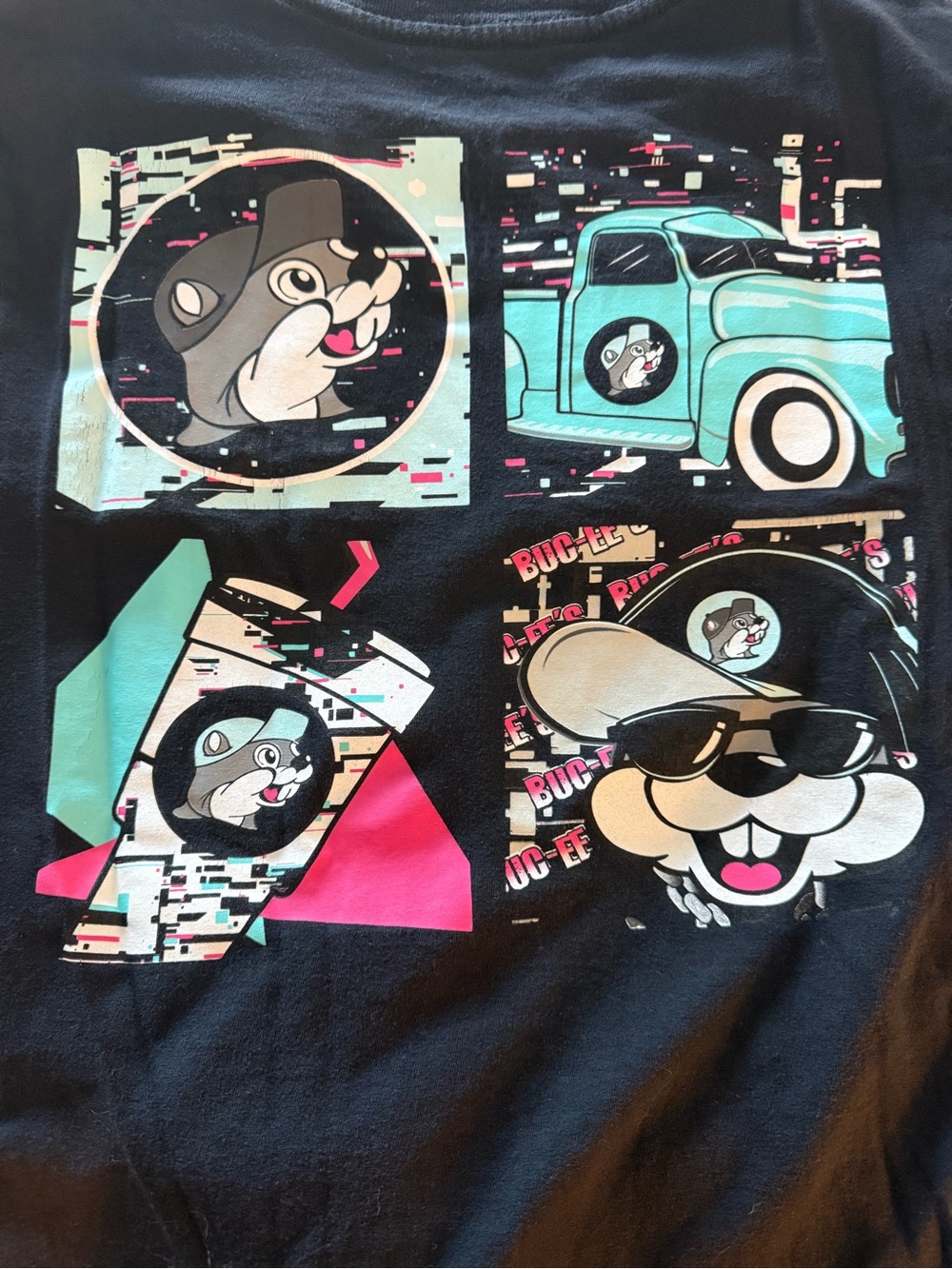 Buc-ee’s Retro Graphic Long Sleeve T-Shirt Unisex